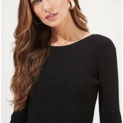 ASTR The Label ASTR Elson Open Back Chain Detail Sweater 11 ASTR The Label ASTR Elson Open Back Chain Detail Sweater