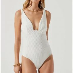 ASTR The Label Tops ASTR Jax Bodysuit 12 ASTR The Label Tops ASTR Jax Bodysuit