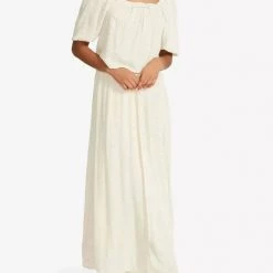 BB Dakota Puff Off Top Tops