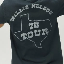 Daydreamer Willie Nelson On The Road '78 Tour Tee Tops